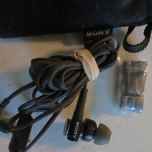 Authentic Sony Bass Boost Wired Earbuds with new earbud tips and carry bag